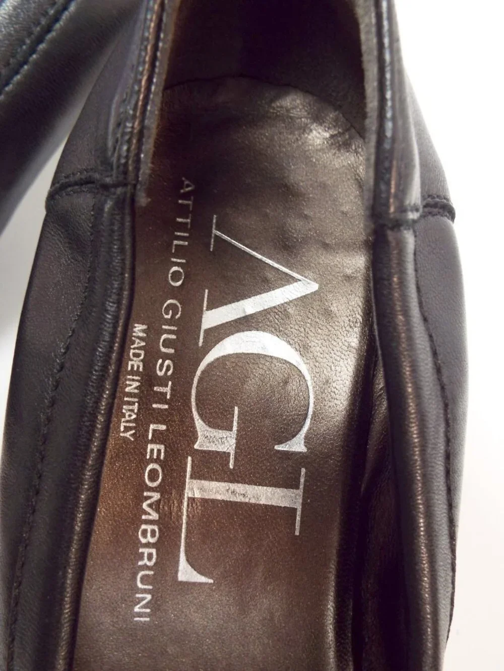 Attilio Giusti Leombruni AGL Logo Button Belted Cap Toe Black Heels Pumps 38